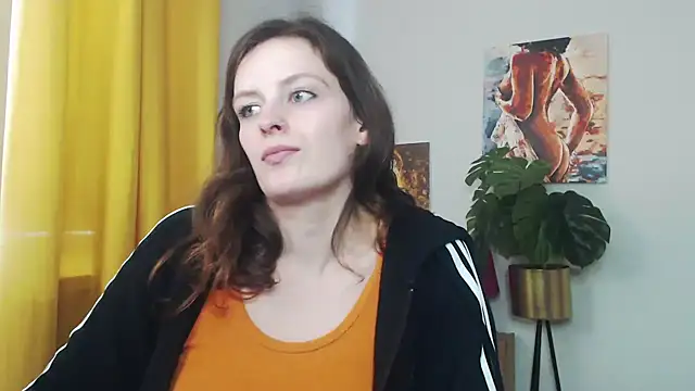 juicyNadine webcam