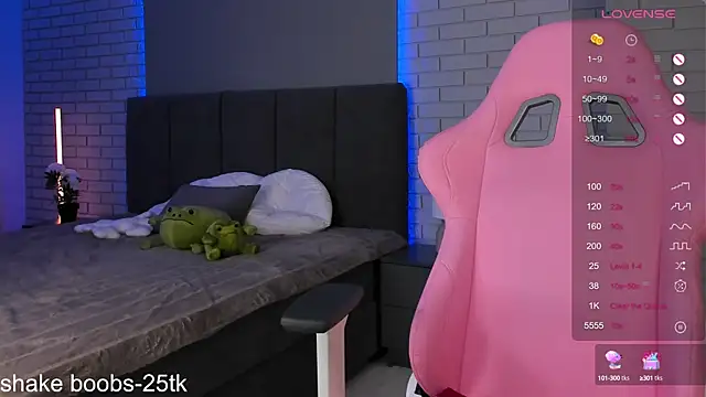 hazel_77 webcam