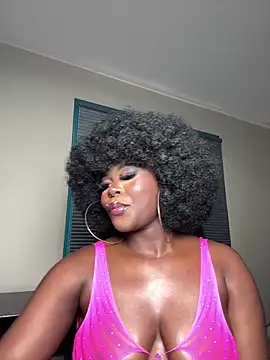 WomanNextdoor1 webcam