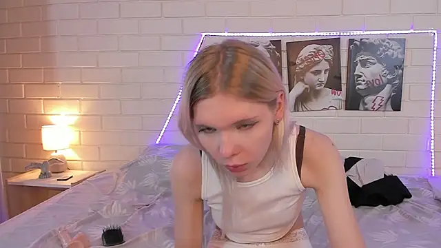 Blondy_Fina webcam