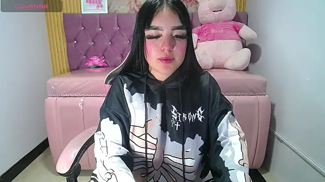 charlotte_zoe_ch webcam