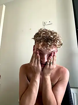Turkishleo webcam