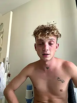 Turkishleo webcam