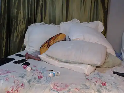 Foxybrownxx1 webcam