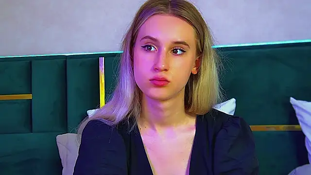 VictoriaHopsons webcam