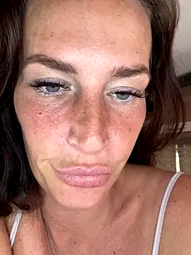 elegant-chlo37 - Elegant-Chlo37's free webcam - UK Sex Cams
