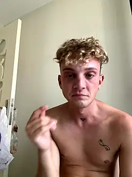 Turkishleo webcam