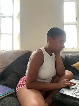 Melia_Rayne