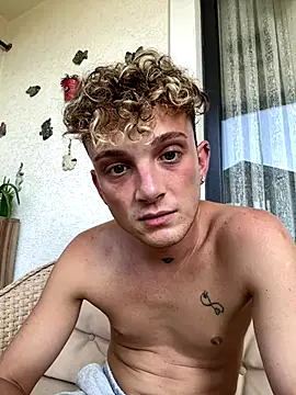Turkishleo webcam