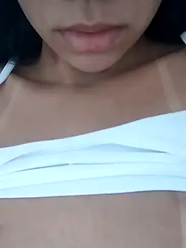 Paullla35 webcam