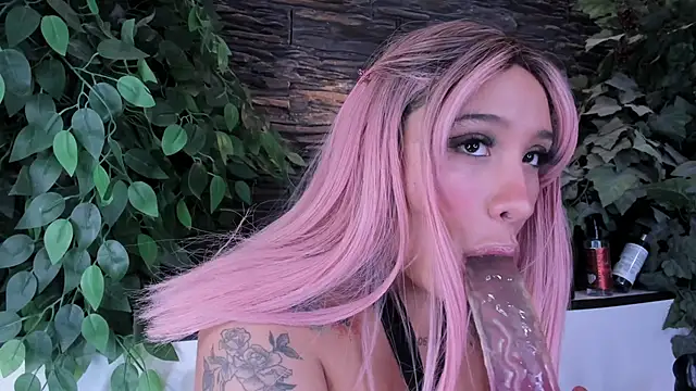 miss_danika webcam