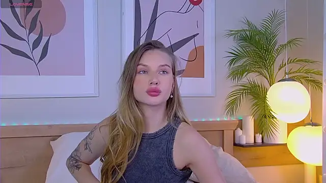 ViolaFlirt webcam