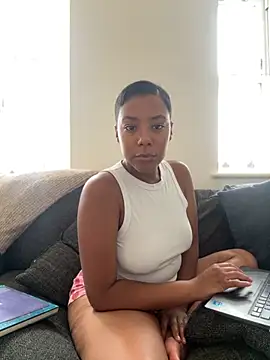 Melia_Rayne