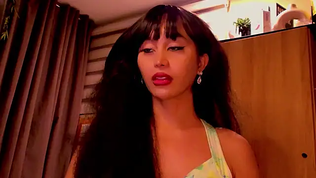 YOURCRISTINAS webcam