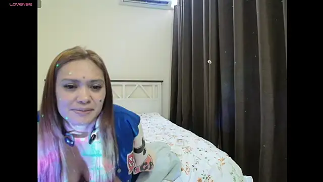 Ailyn2001 webcam