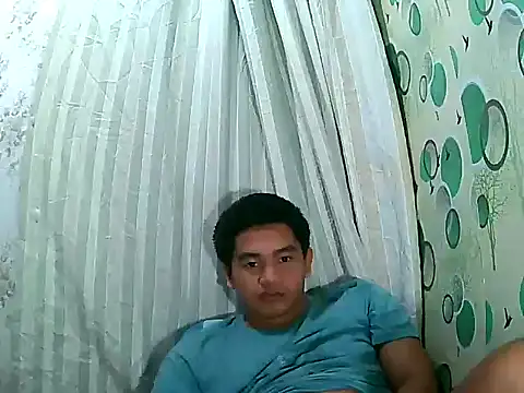 SwayingSam_19 webcam