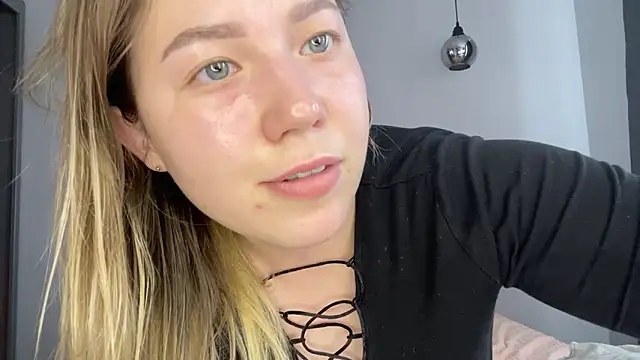 Embersweetbunny webcam