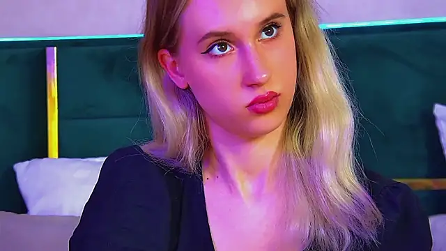 VictoriaHopsons webcam