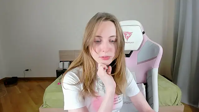 Cowell_Adelina webcam