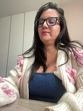 SWEETLILY18 webcam