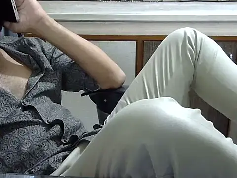 autophile-indian - Autophile-indian's free webcam - UK Sex Cams
