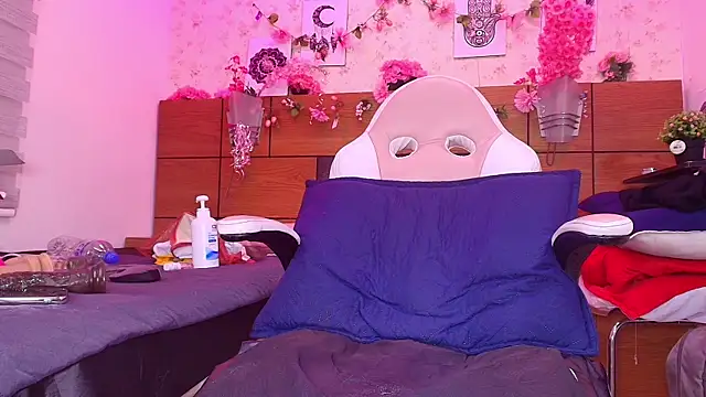 aisha_sh webcam