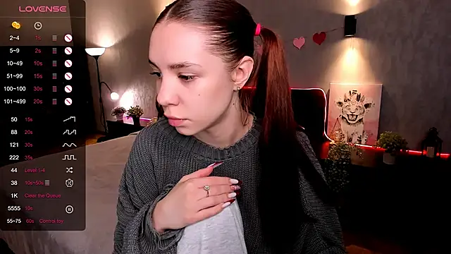 MilliBrown_ webcam