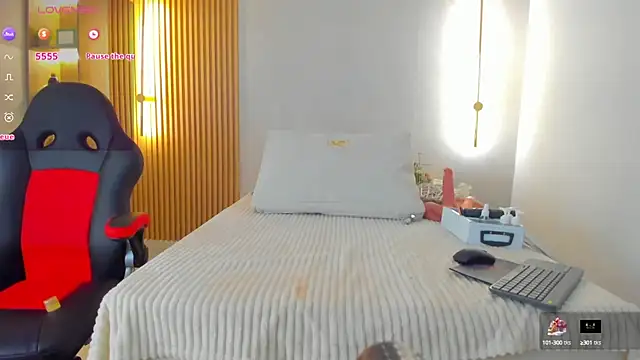 mia_becke webcam