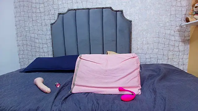 chloe_leroy_ webcam