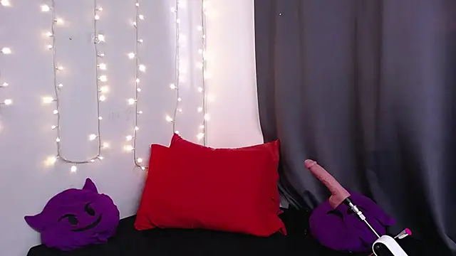 Nicol_Love0 webcam