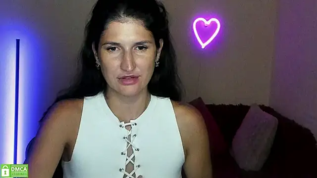 Alianna_Solo_Kisses webcam