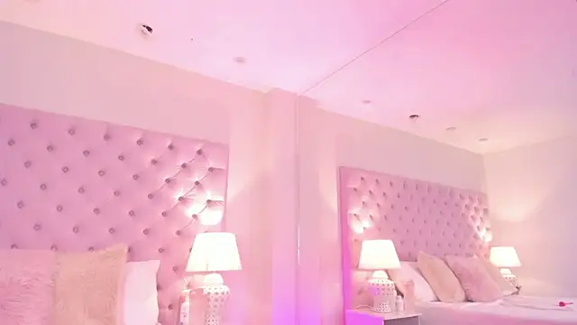 Lorelain_Lux webcam