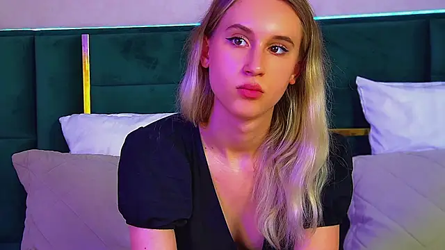 VictoriaHopsons webcam