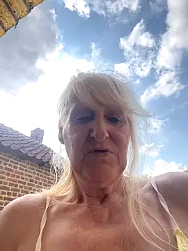 MissTaschaDivine webcam