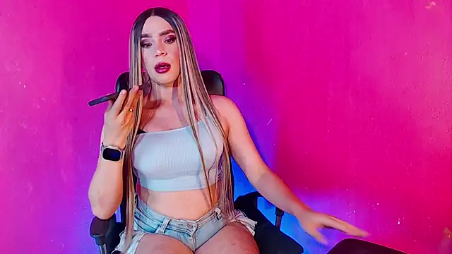 Alanna_Fiierce webcam
