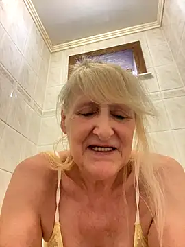 MissTaschaDivine webcam
