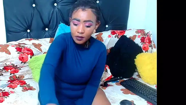 QueeenYeemaya webcam