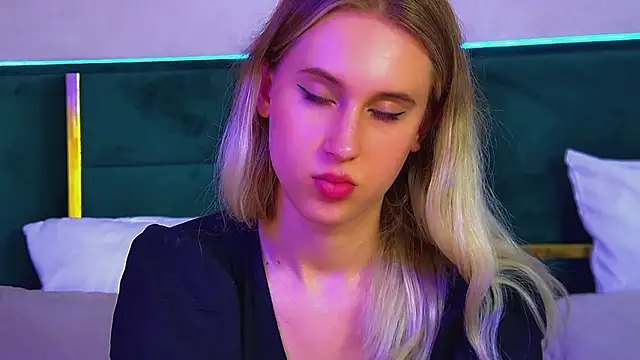VictoriaHopsons webcam