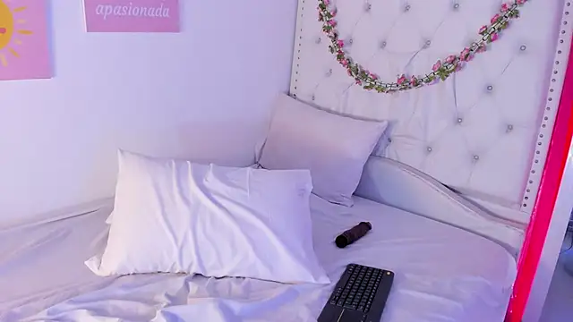 cute_angel915 webcam