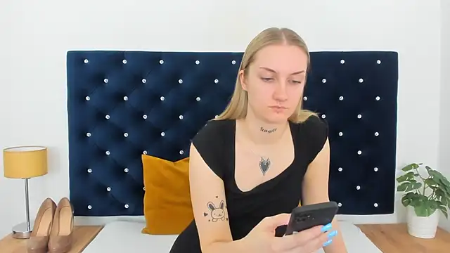 AlexaTease webcam