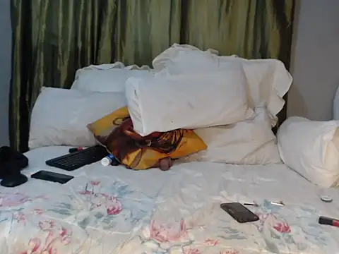 Foxybrownxx1 webcam