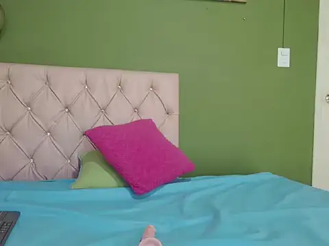 Lucia_Spear webcam