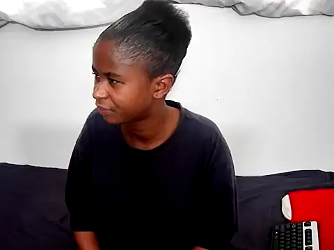 CurvyDivaa97 webcam
