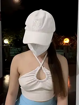 BabyThree_ webcam