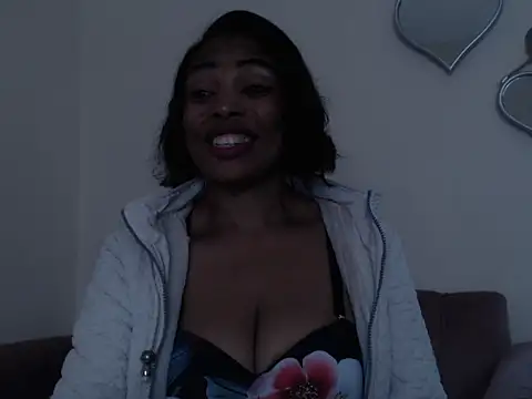 SEXYMOANSXX webcam