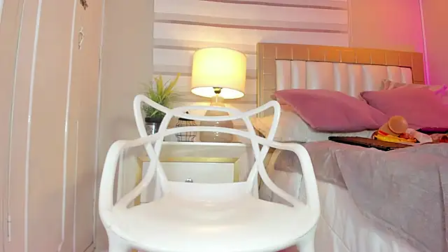 zoe_sky_ webcam