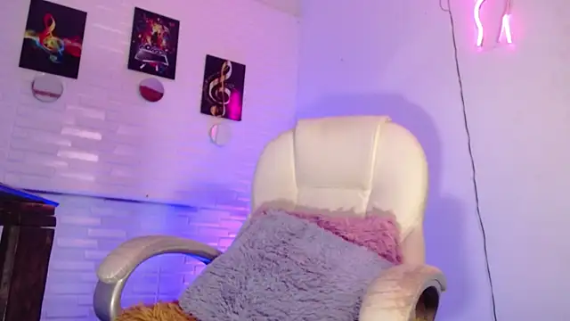 Ivvy_Queen webcam