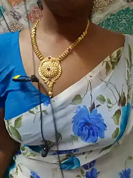 janani-tamizhachi webcam