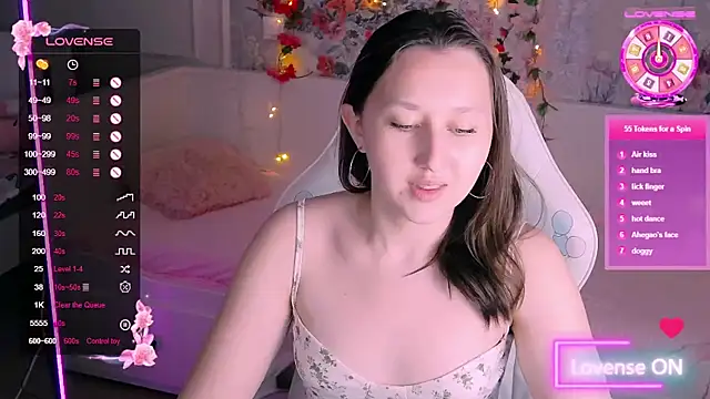 Kira_Dailys webcam