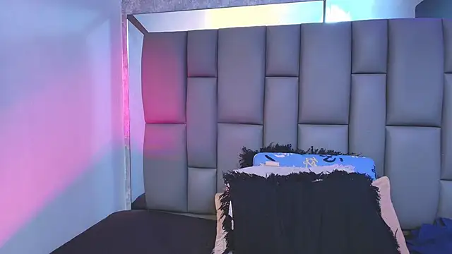 _MiaBrown_ webcam